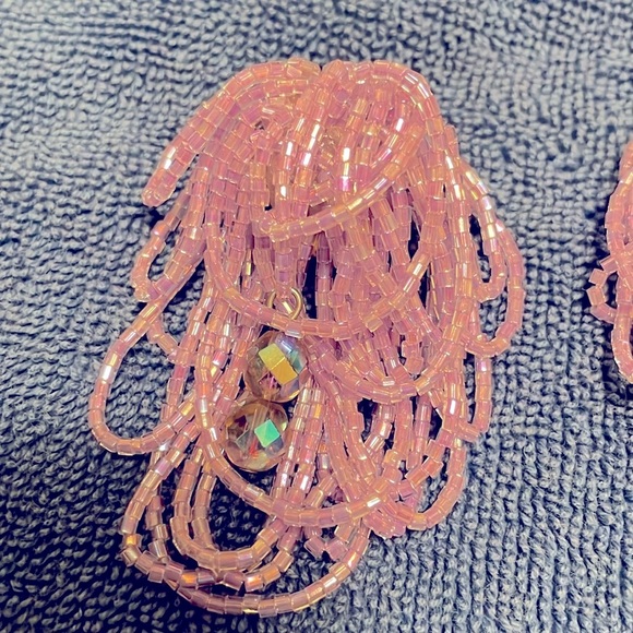 Vintage clip on beaded earrings - Picture 2 of 3